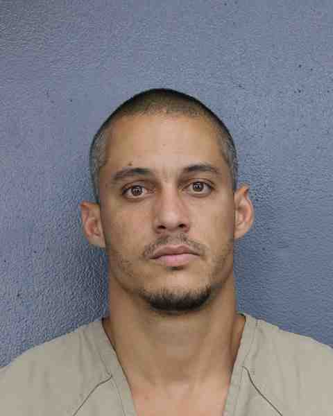 Booking photo for MIRET ROBAINA, JUAN